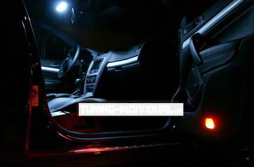 http://tuning-garage.cz/foto/LED-DOME_4.jpg