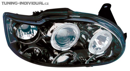 P�edn� sv�tlomety �ir� �ern� Ford Escort s parkovac�my sv�tly