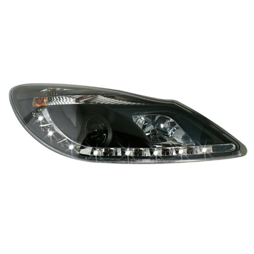 P�edn� �ir� �ern� Opel Corsa D sv�tlomety s parkovac�my sv�tly