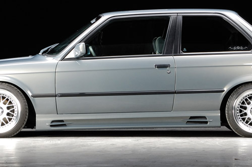 Rieger Tuning Bo�n� pr�h s prolisem a otvory lev� BMW E30 (�ada 3)