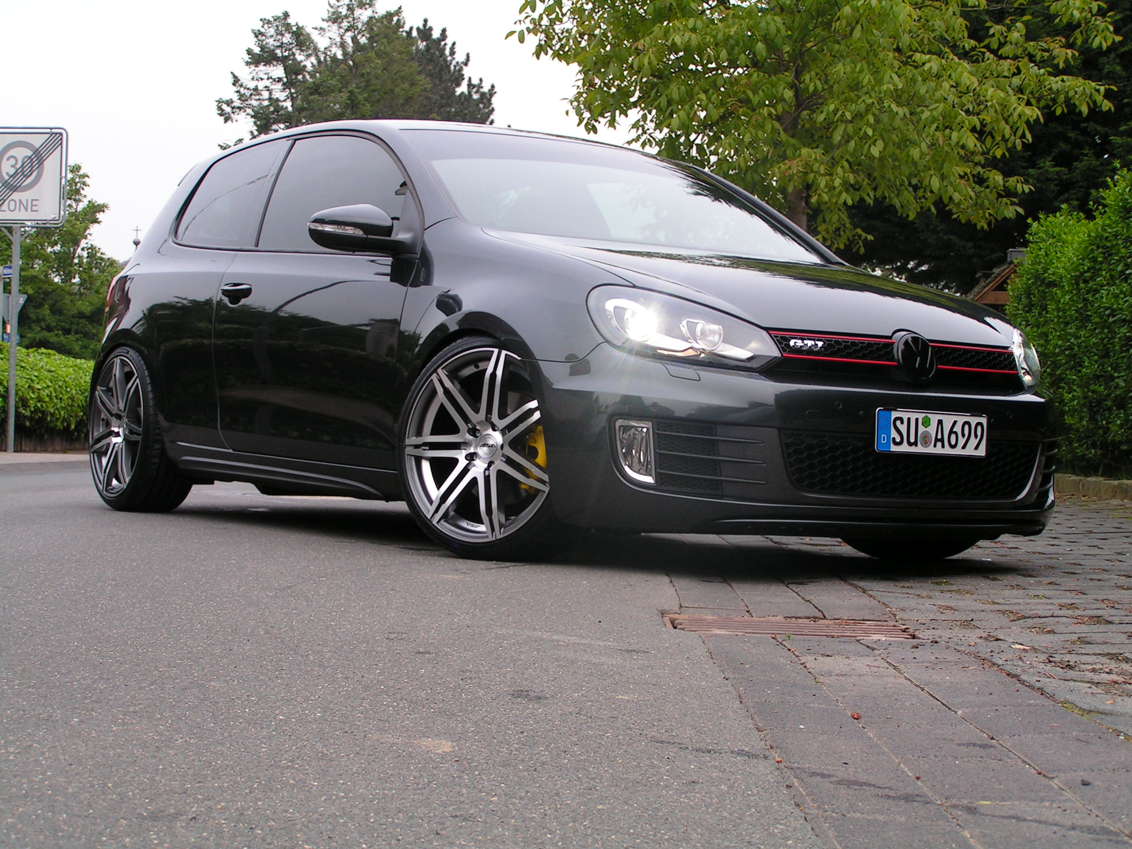 ASA - kvalitn� kola z lehk�ch slitin (lit� alu kola)