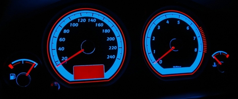 Indiglo polepy Mitsubishi Carisma