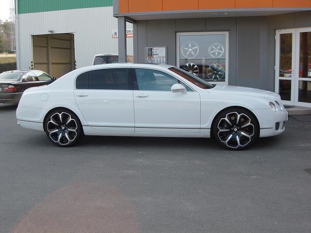 

Kahn - luxusn� kola z lehk�ch slitin