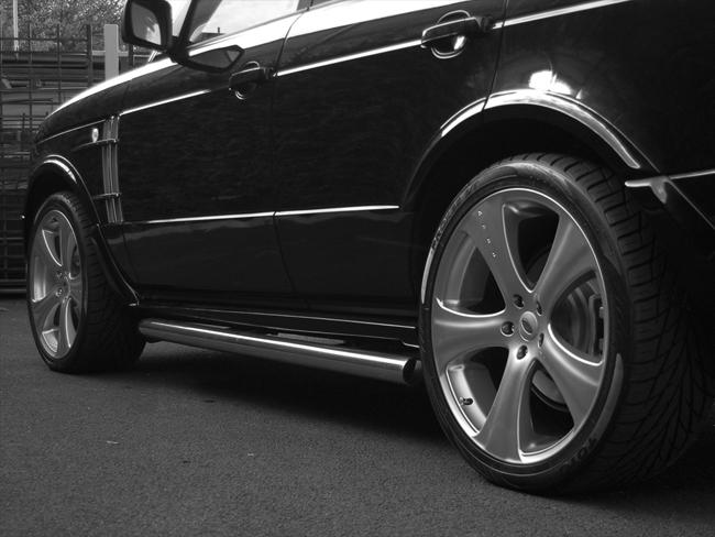 

Kahn - luxusn� kola z lehk�ch slitin