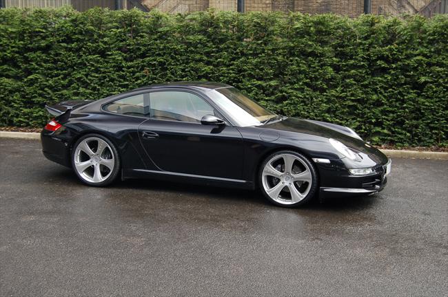 

Kahn - luxusn� kola z lehk�ch slitin