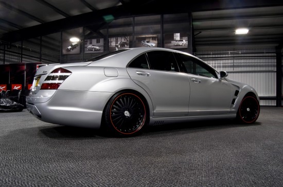 

Kahn - luxusn� kola z lehk�ch slitin