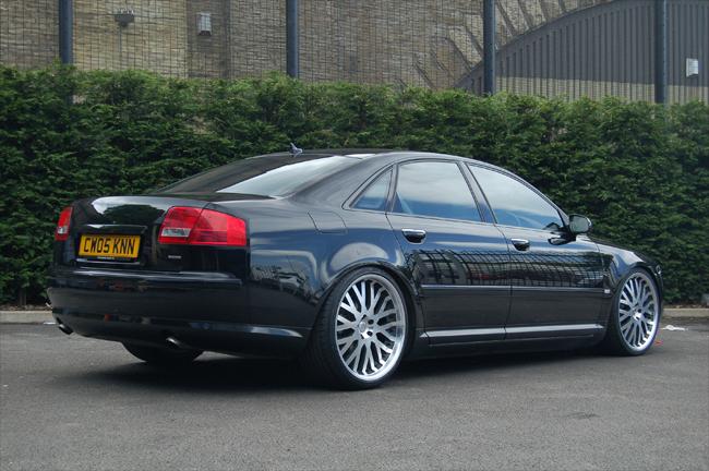 

Kahn - luxusn� kola z lehk�ch slitin