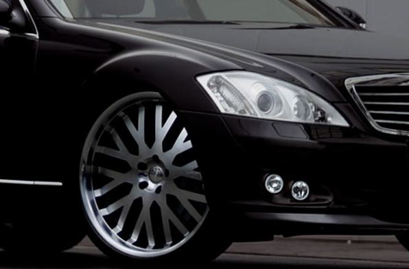 

Kahn - luxusn� kola z lehk�ch slitin