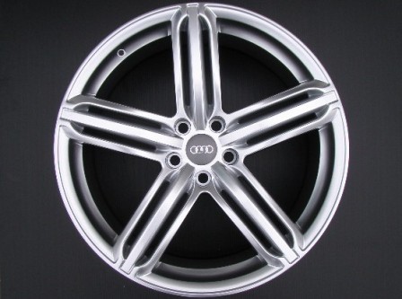 Replika - kola z lehk�ch slitin (lit� alu kola)